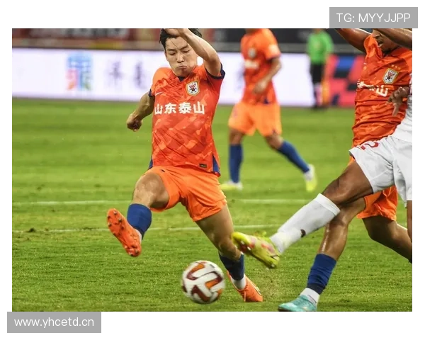 山东泰山中场控制力下滑,节奏紊乱致问题集中暴露 山东泰山中场控制力下滑,节奏紊乱致问题集中暴露