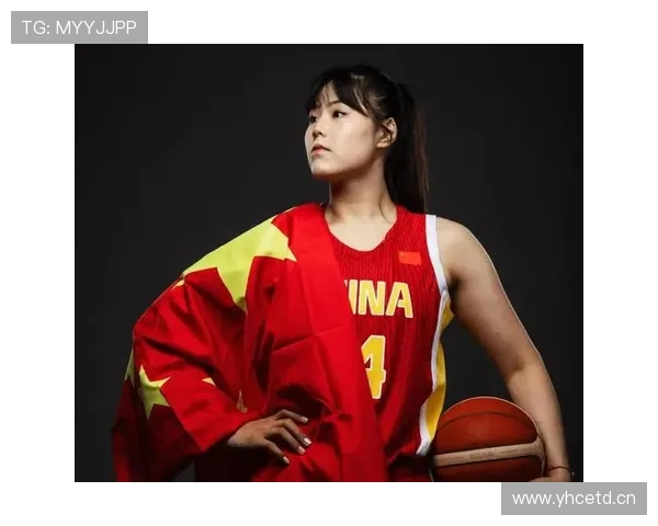 李月汝机场那只包比我半年工资多，站旁边都尴尬得不敢吸气